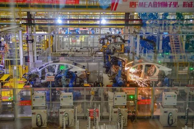 五大工程驅動 西安新能源汽車產業強勢崛起，打造智能綠色的‘超級工廠’